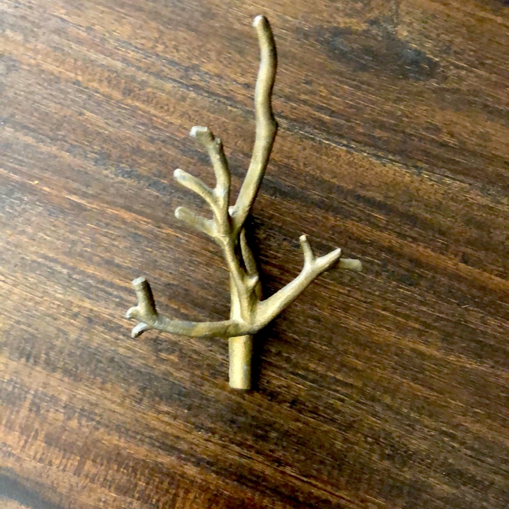 Wall hanging necklace hook